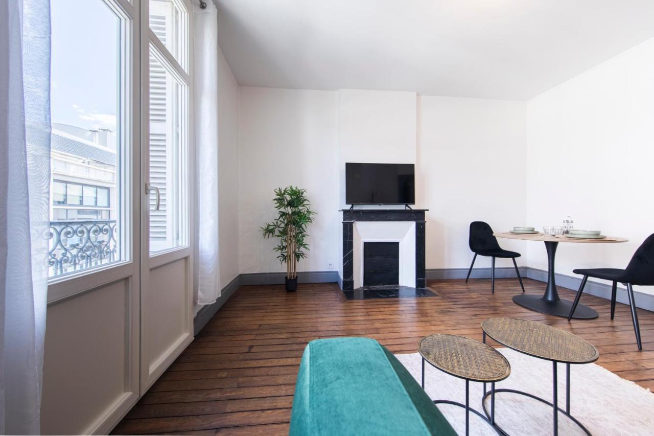 Appartement Avec Balcon A 250 M De La Gare, Hyper Centre Tours Bagian luar foto
