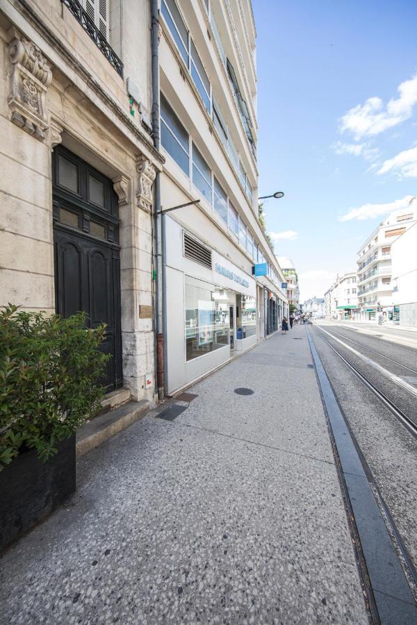 Appartement Avec Balcon A 250 M De La Gare, Hyper Centre Tours Bagian luar foto