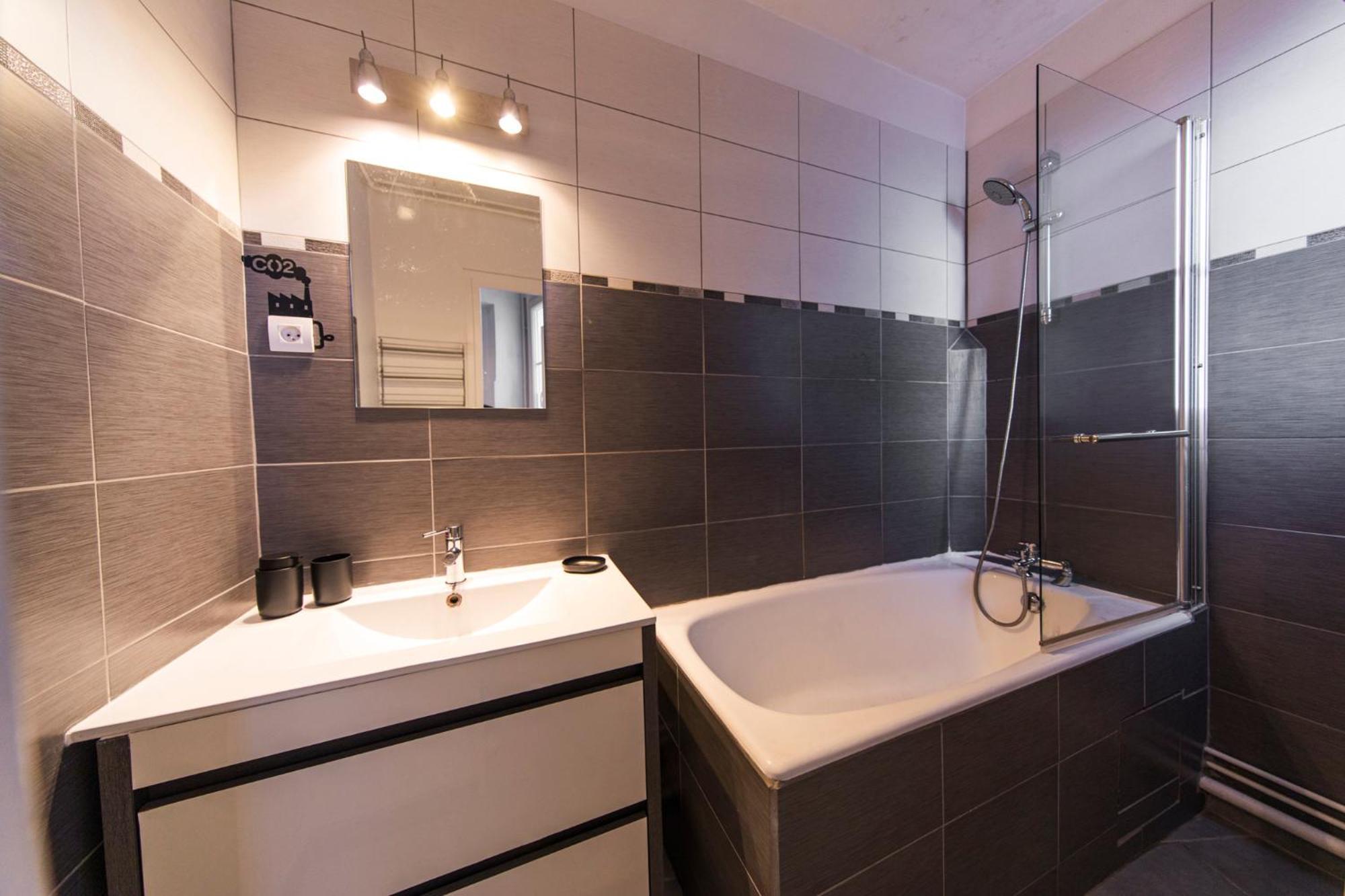 Appartement Avec Balcon A 250 M De La Gare, Hyper Centre Tours Bagian luar foto